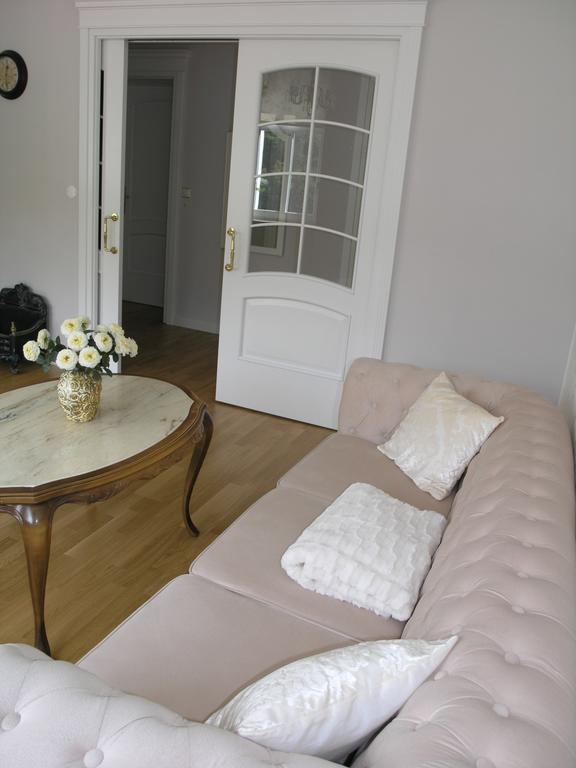 شقة Apartman Lux Skroupova كارلوفي فاري المظهر الخارجي الصورة
